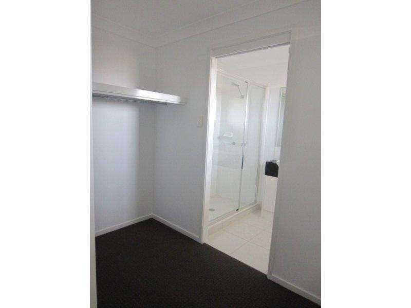 6 Wineglass Bay Avenue, Mount Low QLD 4818