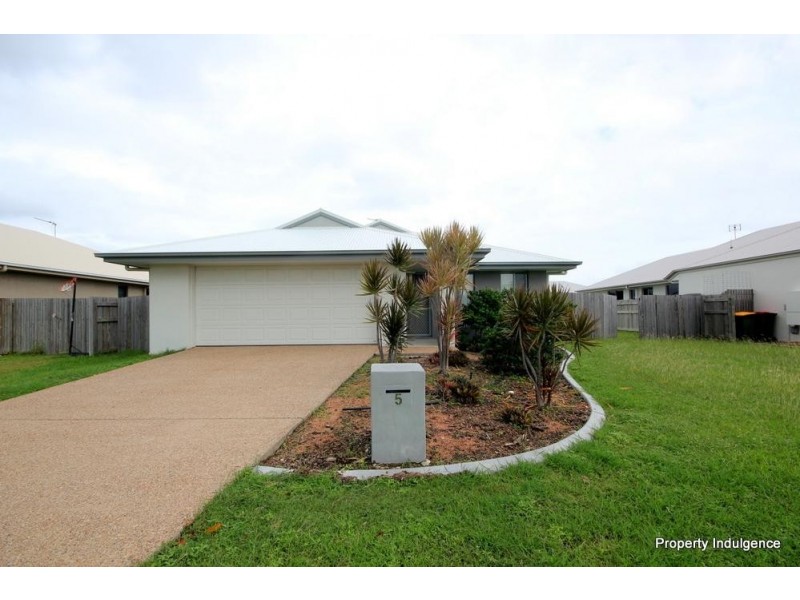 5 Whitehaven Way, Mount Low QLD 4818