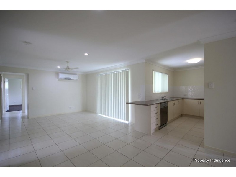 5 Whitehaven Way, Mount Low QLD 4818