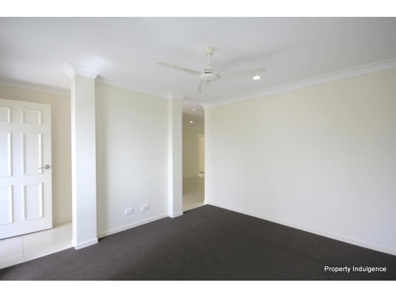 5 Whitehaven Way, Mount Low QLD 4818