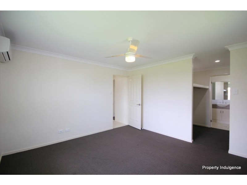 5 Whitehaven Way, Mount Low QLD 4818