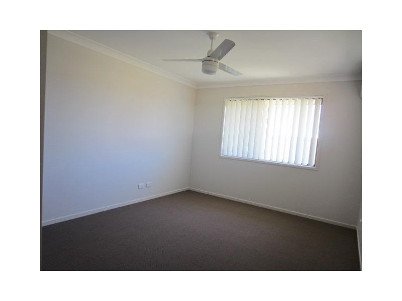 8 Whitehaven Way, Mount Low QLD 4818