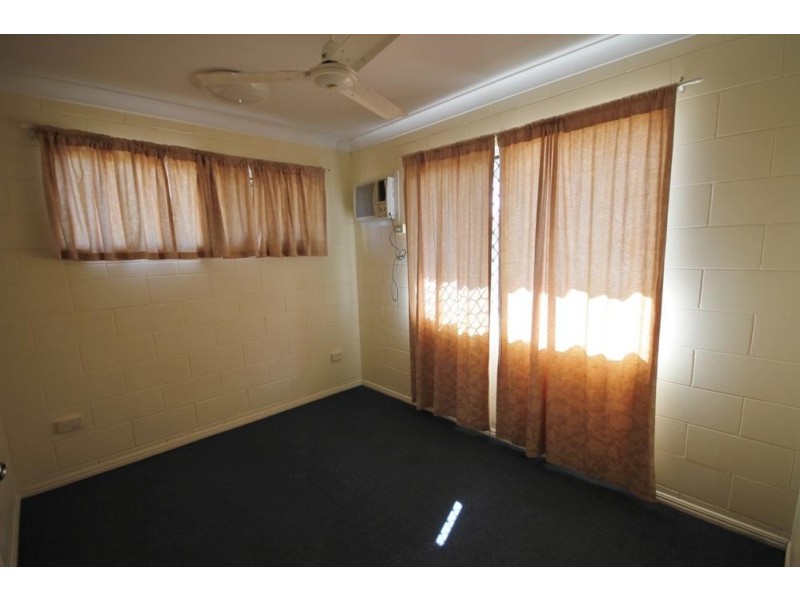 71 Perkins Street, South Townsville QLD 4810