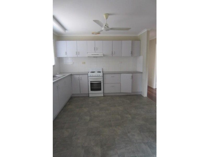 4 Cameron Court, Kelso QLD 4815