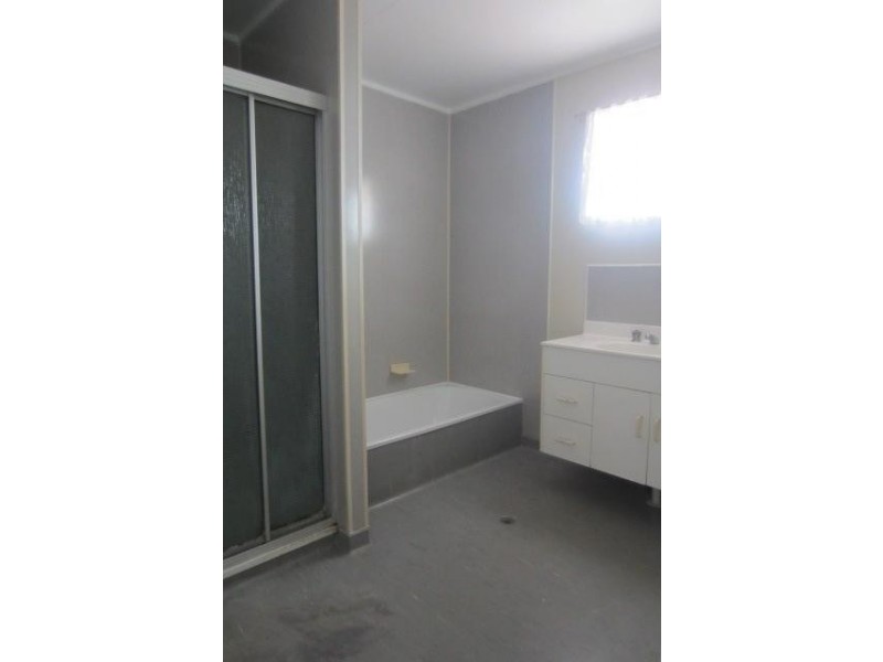 4 Cameron Court, Kelso QLD 4815