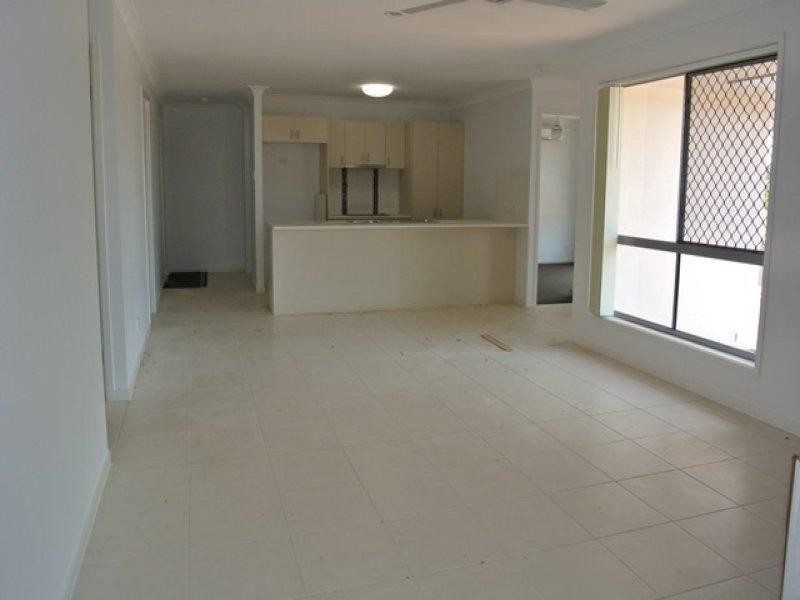 77 Shoalmarra Drive, Mount Low QLD 4818