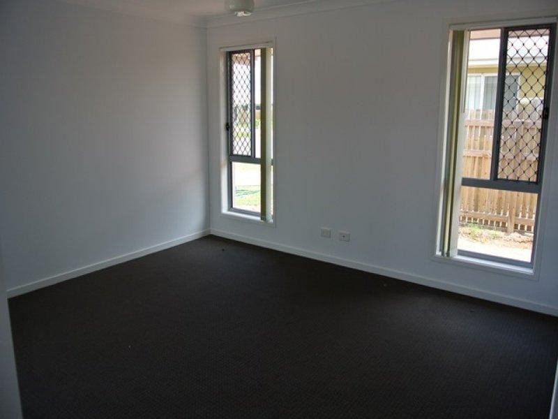 77 Shoalmarra Drive, Mount Low QLD 4818