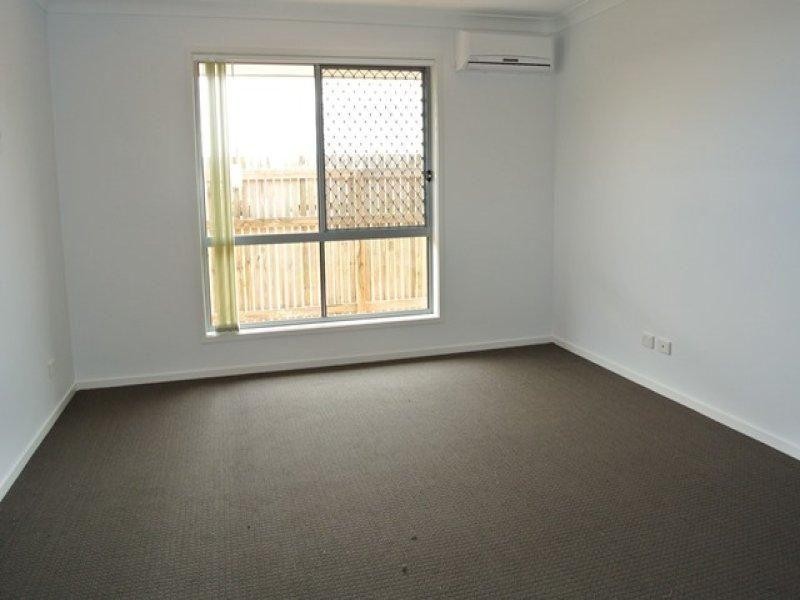 77 Shoalmarra Drive, Mount Low QLD 4818