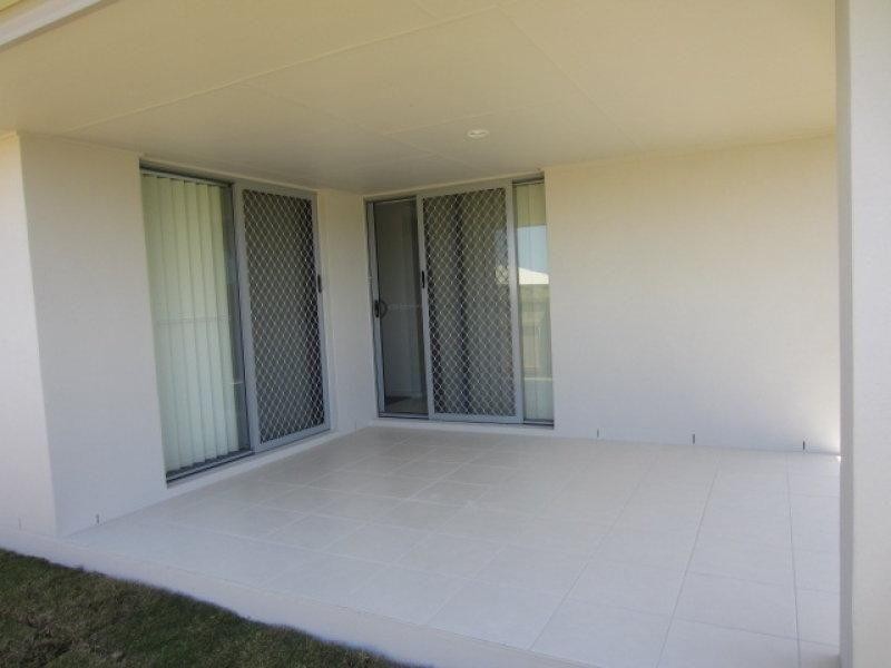 77 Shoalmarra Drive, Mount Low QLD 4818