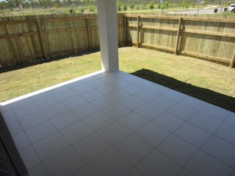 77 Shoalmarra Drive, Mount Low QLD 4818