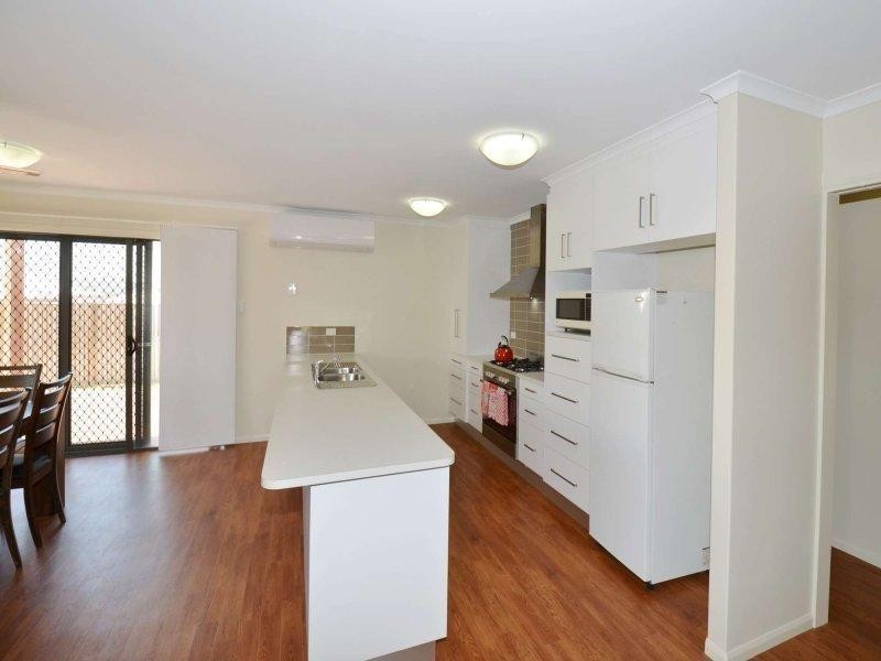 4 Baird Court, Bushland Beach QLD 4818