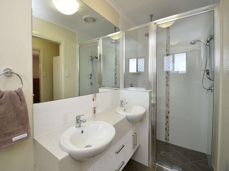 4 Baird Court, Bushland Beach QLD 4818