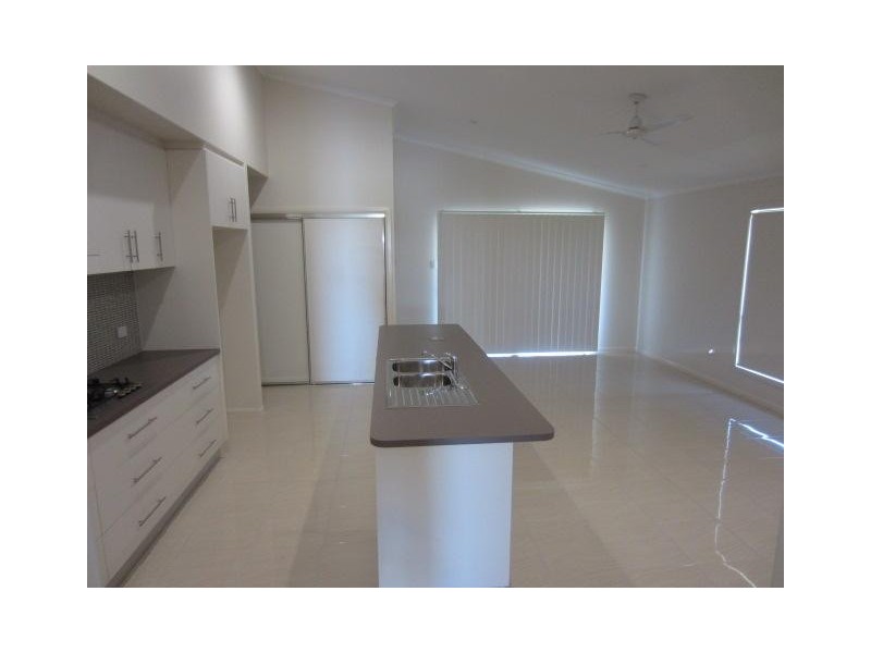 20 Sunhaven Boulevard, Burdell QLD 4818