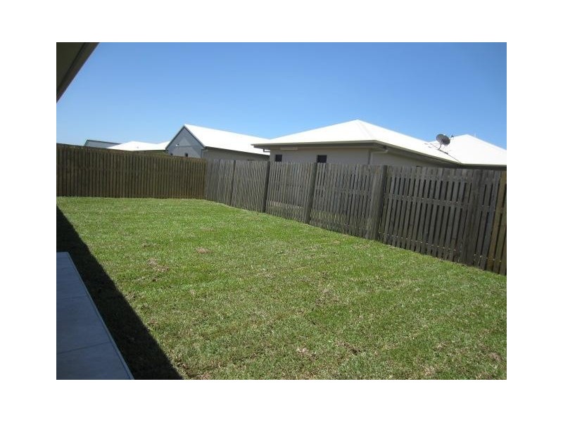 20 Sunhaven Boulevard, Burdell QLD 4818