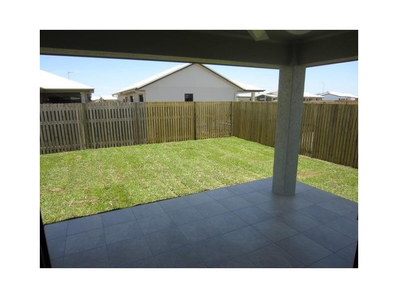 20 Sunhaven Boulevard, Burdell QLD 4818