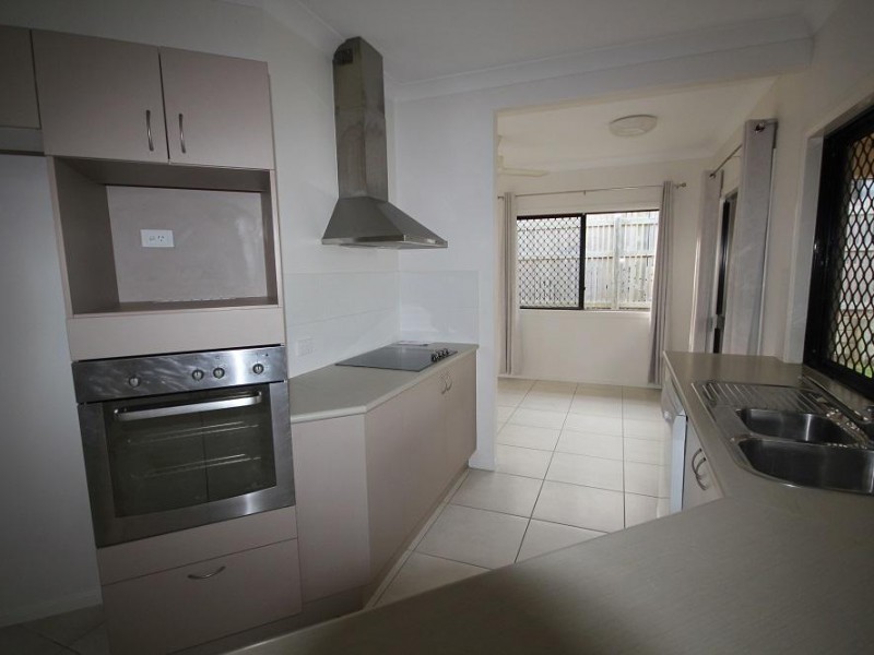 33 Keeper Court, Mount Louisa QLD 4814