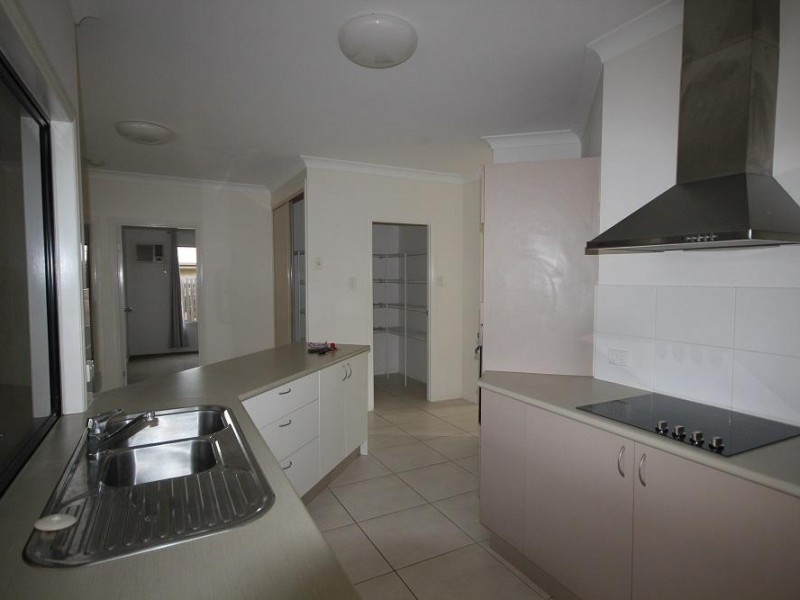 33 Keeper Court, Mount Louisa QLD 4814