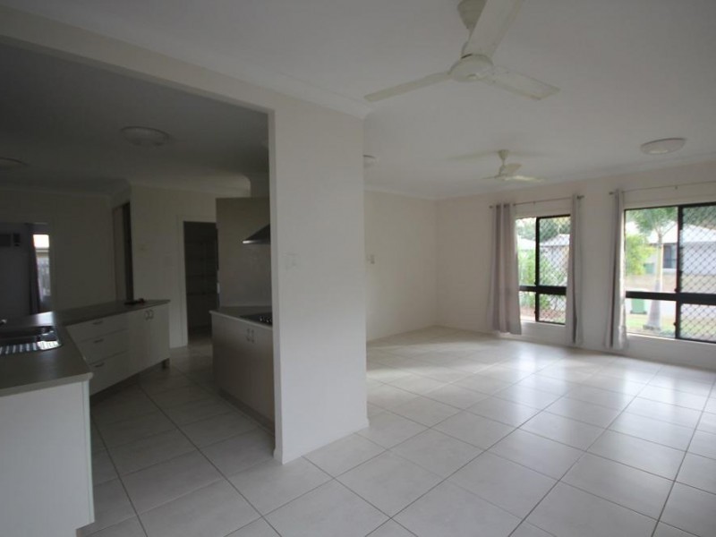 33 Keeper Court, Mount Louisa QLD 4814