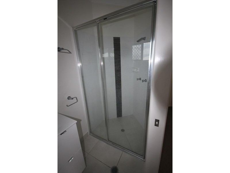 33 Keeper Court, Mount Louisa QLD 4814