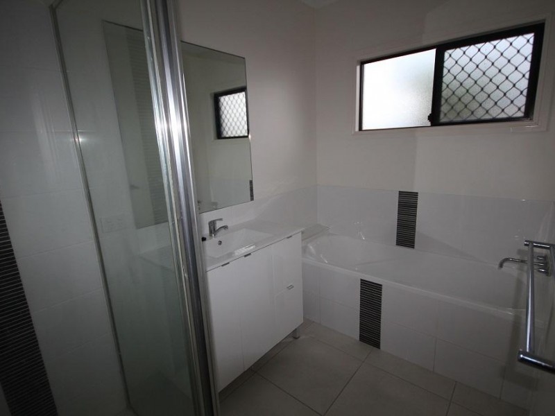 33 Keeper Court, Mount Louisa QLD 4814