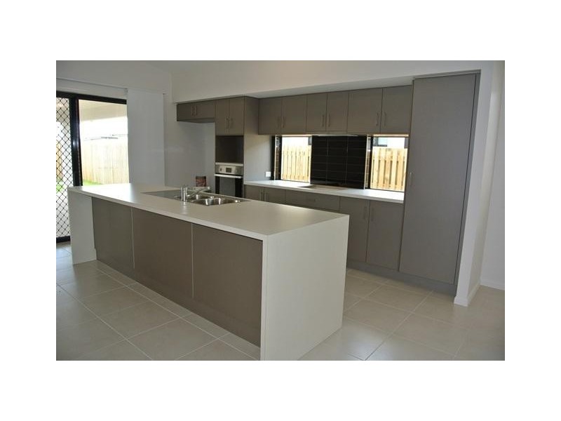 4 Kahana Avenue, Burdell QLD 4818