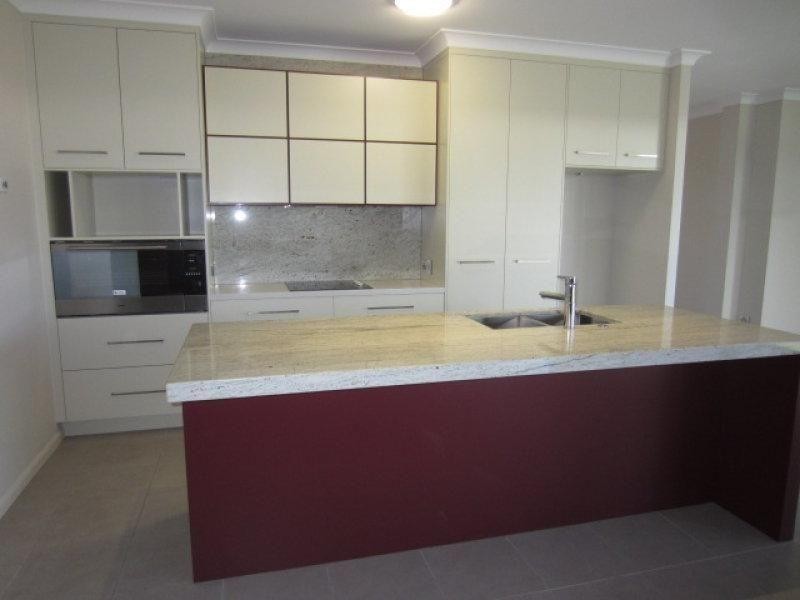 3 Balladonia Avenue, Mount Low QLD 4818