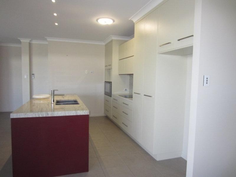 3 Balladonia Avenue, Mount Low QLD 4818