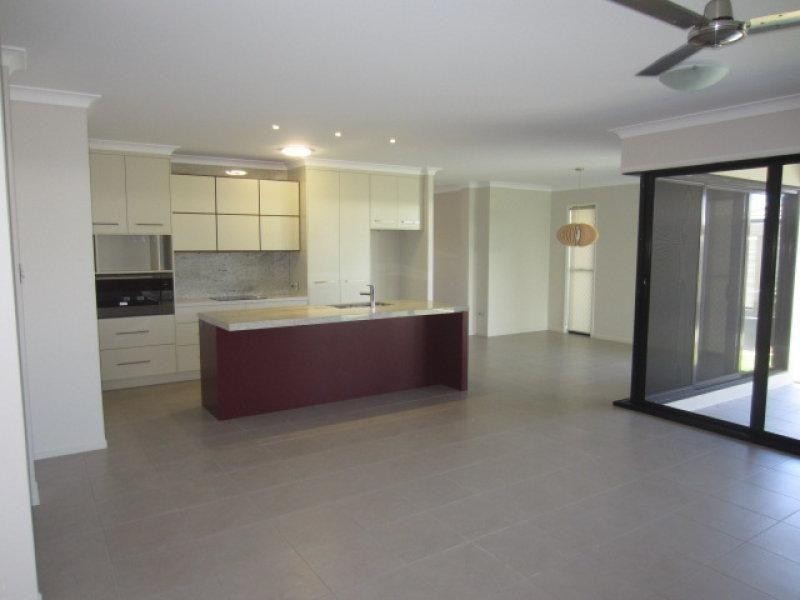 3 Balladonia Avenue, Mount Low QLD 4818