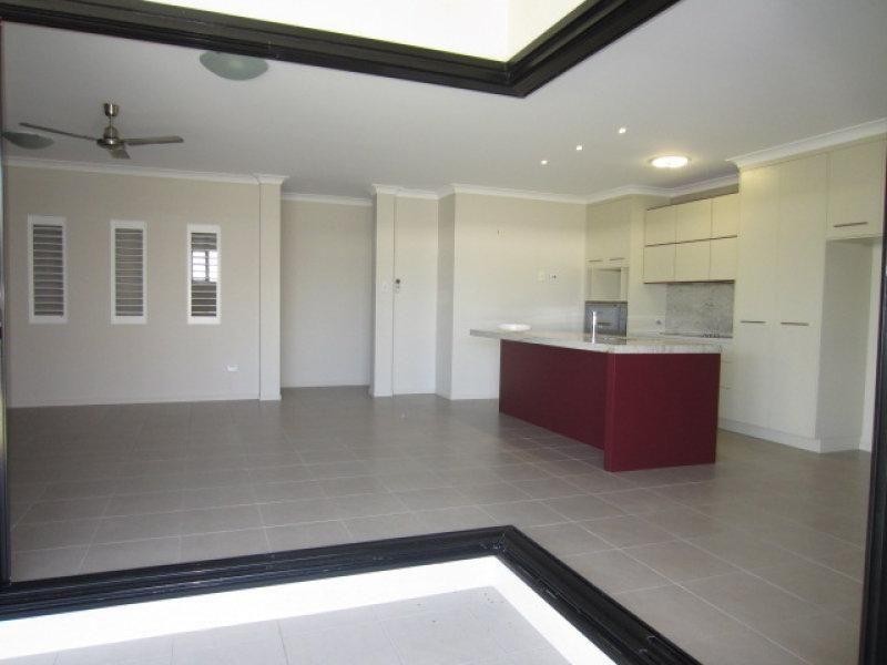 3 Balladonia Avenue, Mount Low QLD 4818