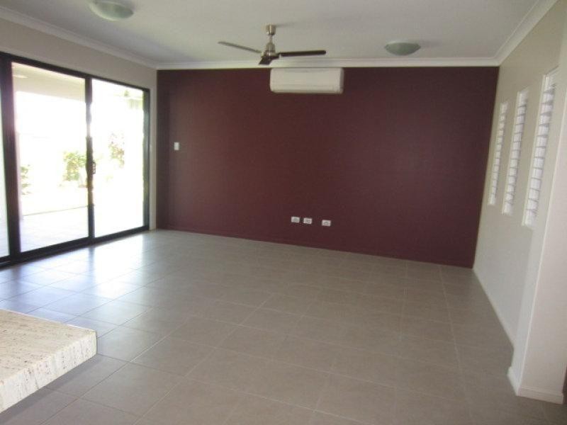 3 Balladonia Avenue, Mount Low QLD 4818