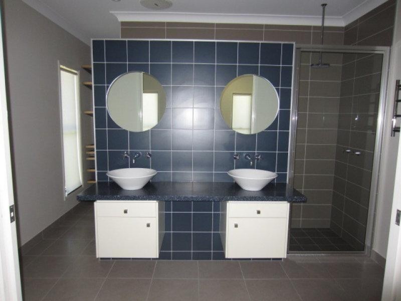 3 Balladonia Avenue, Mount Low QLD 4818