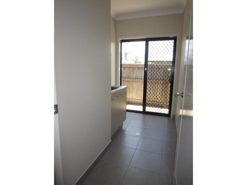 3 Balladonia Avenue, Mount Low QLD 4818