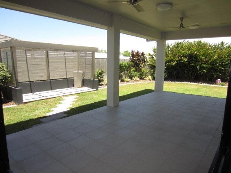 3 Balladonia Avenue, Mount Low QLD 4818