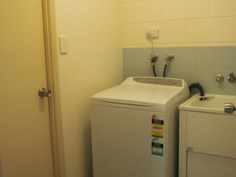 1/60 Cook Street, North Ward QLD 4810