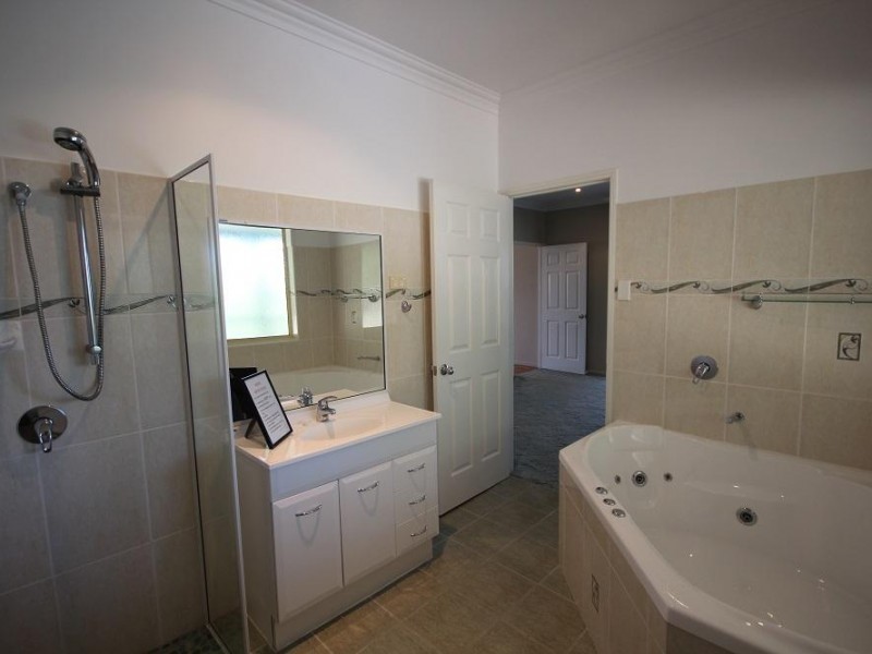 31 Mt Kulburn Drive, Jensen QLD 4818