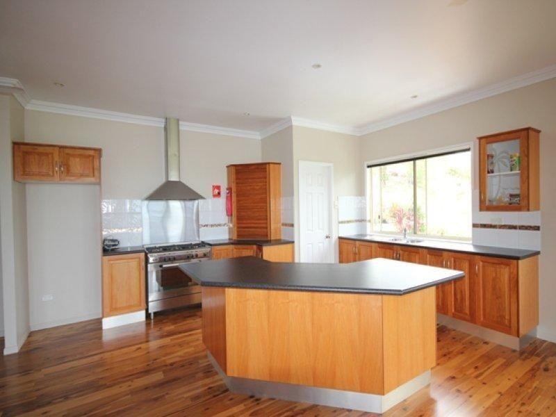 31 Mt Kulburn Drive, Jensen QLD 4818