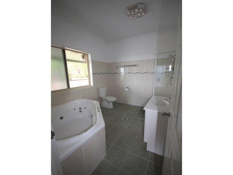 31 Mt Kulburn Drive, Jensen QLD 4818