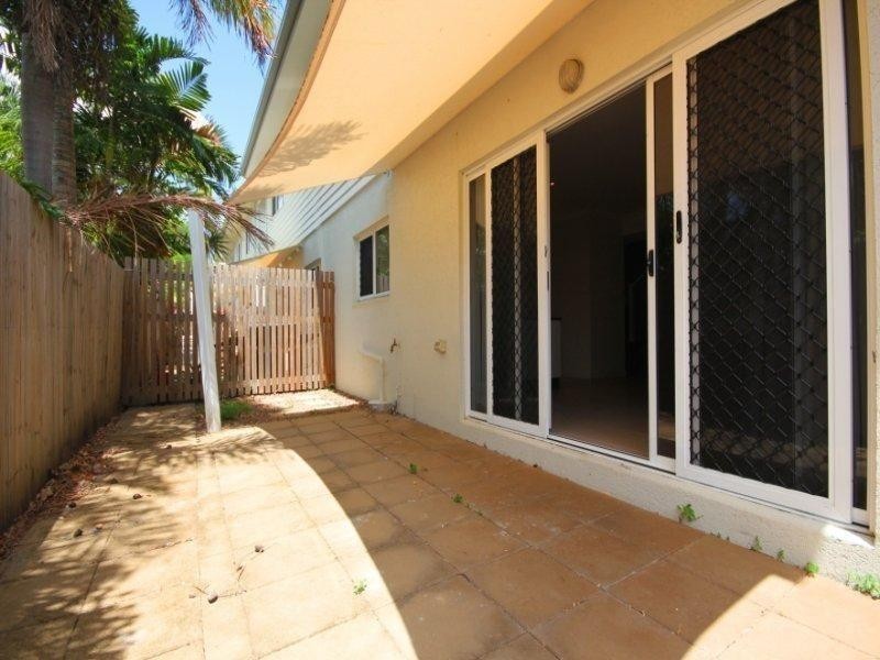 2/1275 Riverway Drive, Kelso QLD 4815