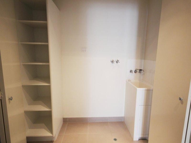 2/1275 Riverway Drive, Kelso QLD 4815