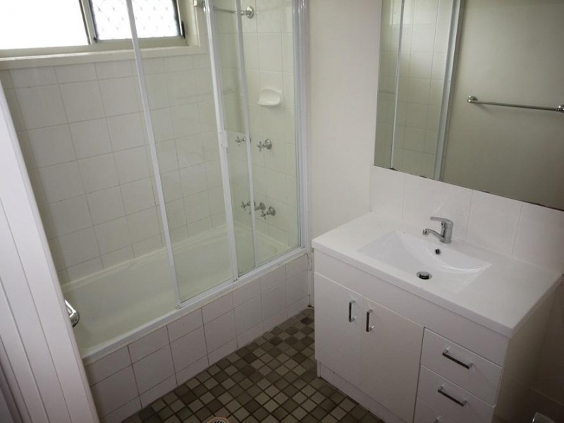 2 Brookhurst Avenue, Kirwan QLD 4817