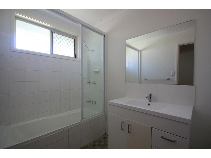 2 Brookhurst Avenue, Kirwan QLD 4817