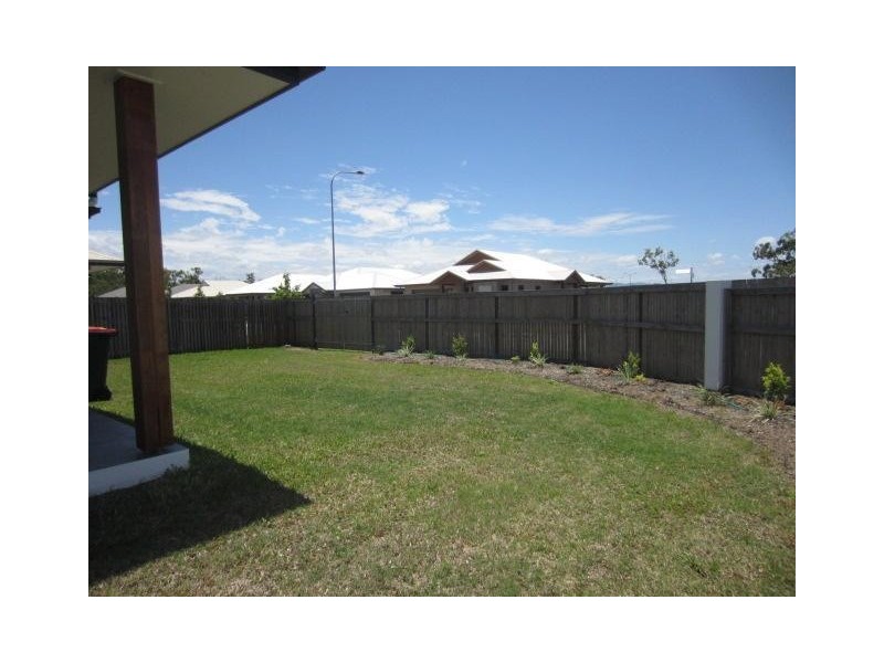2 Sillago Street, Burdell QLD 4818