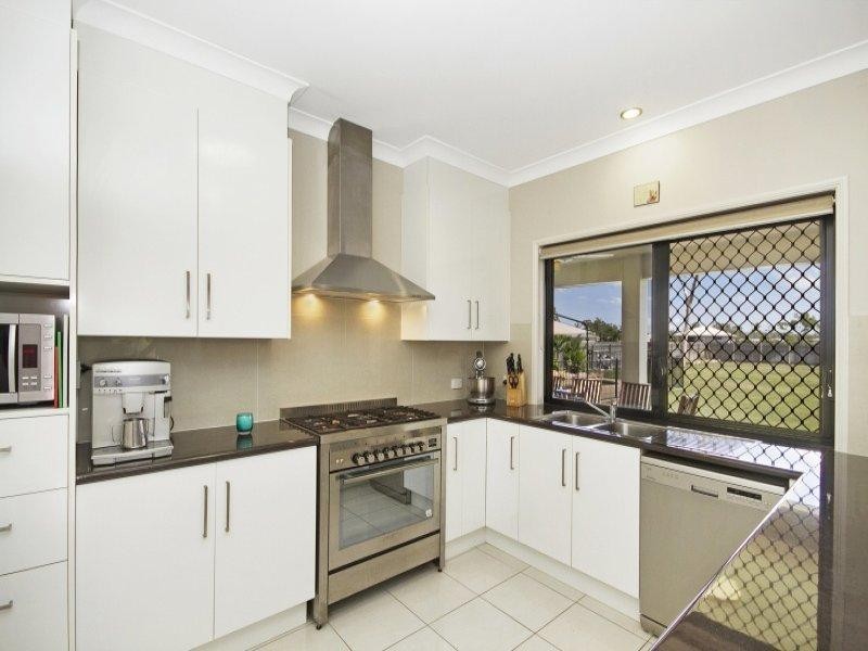 31 Shoalmarra Drive, Mount Low QLD 4818