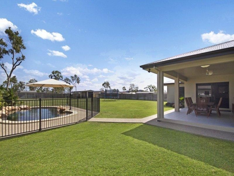 31 Shoalmarra Drive, Mount Low QLD 4818