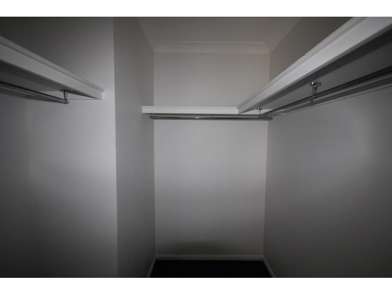 16 Rangeleigh Court, Mount Louisa QLD 4814