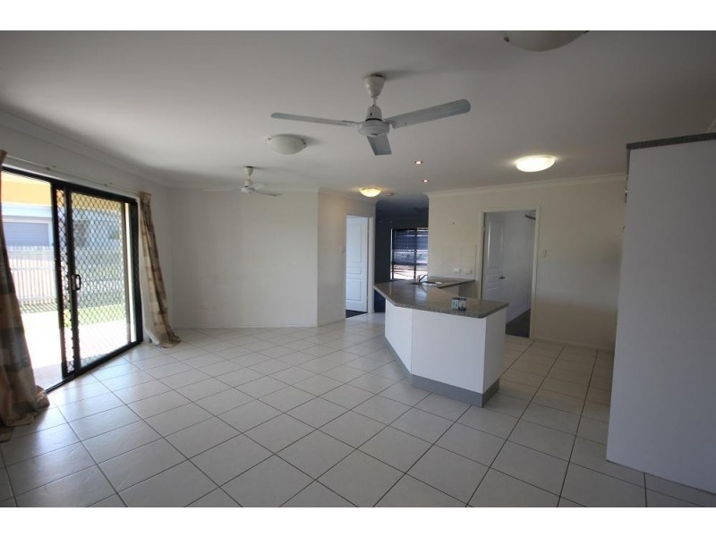 16 Rangeleigh Court, Mount Louisa QLD 4814