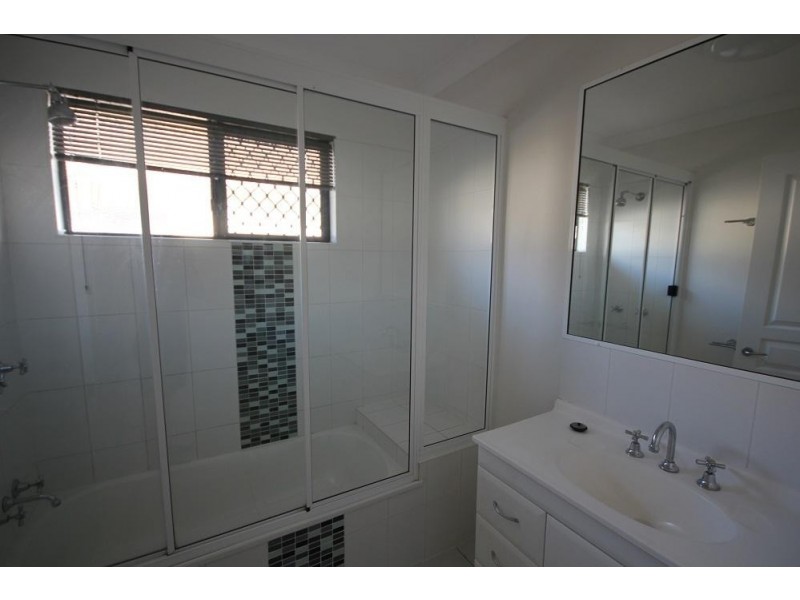 16 Rangeleigh Court, Mount Louisa QLD 4814