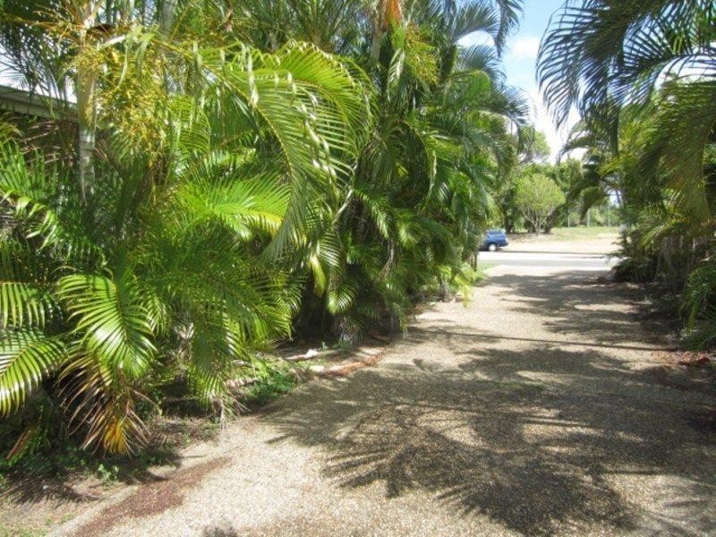 West End QLD 4810