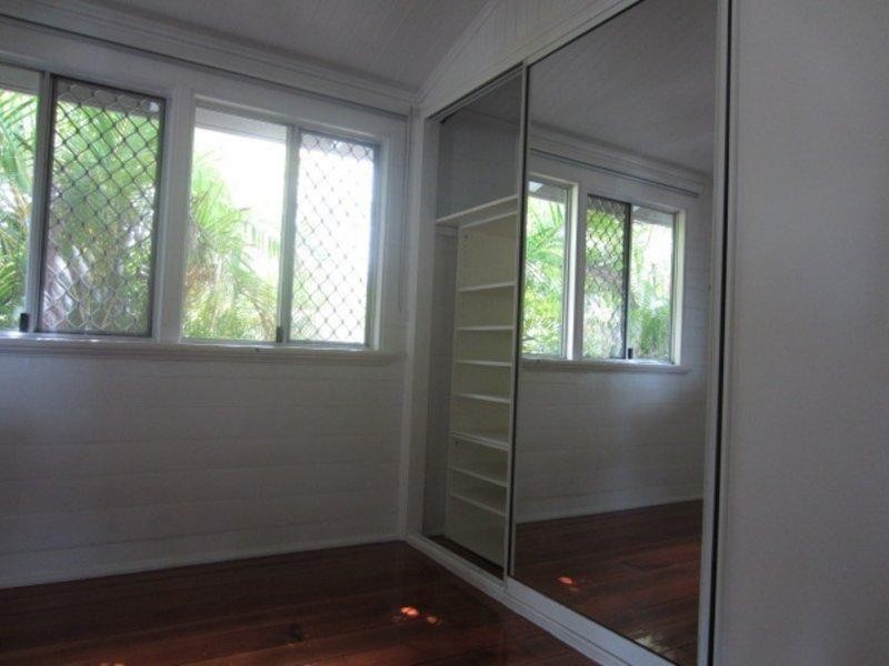 West End QLD 4810