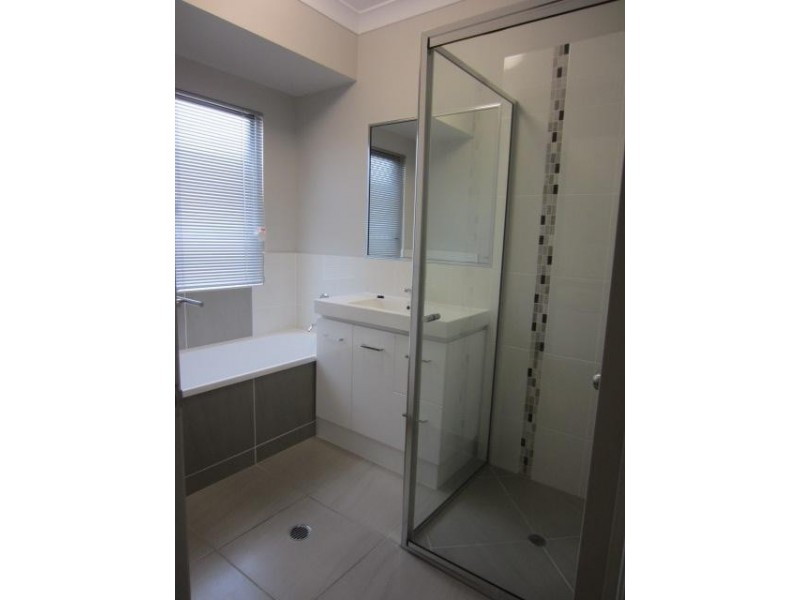 24 Sunhaven Boulevard, Burdell QLD 4818